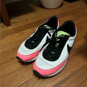 Nike Daybreak women’s 8